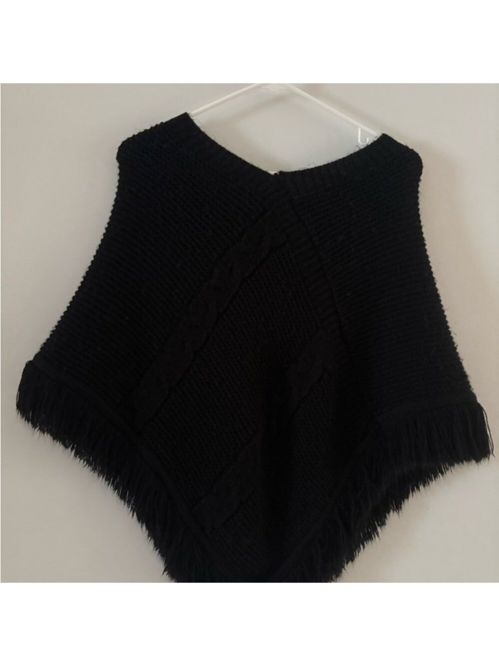 Black Knit Poncho(cape) - Picture 2 of 3